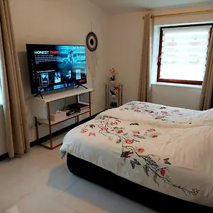 Apartment 2-zimmer-ferienwohnung Mit Neuer Küche, Netflix, Garten Und Laufband, Hamburg