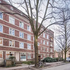 Apartment Schickes Zwei Kostenl Parkm Auf Der Strasse, Hamburg